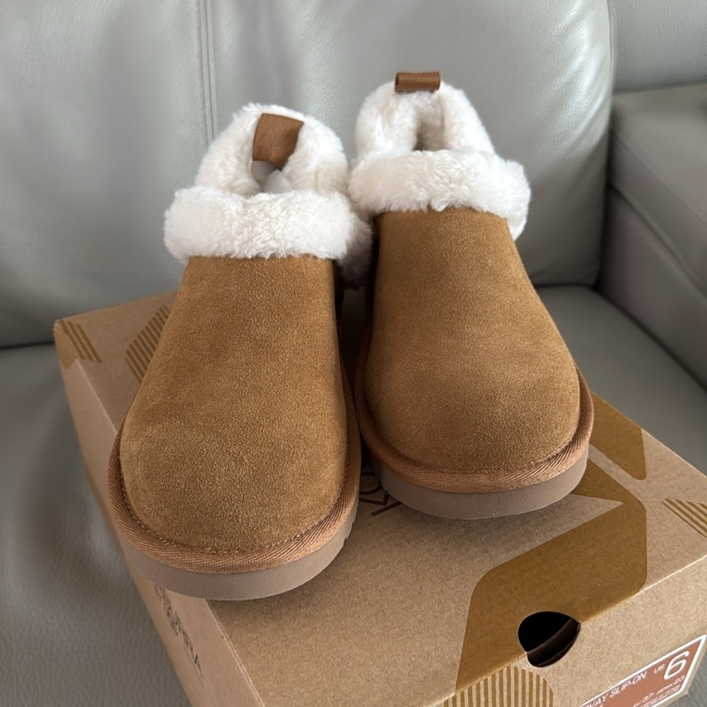 **SOLD ON MERCARI**NIB UGG Koolaburra Advay Slip-On Women’s Size 6 - Picture 2 of 6